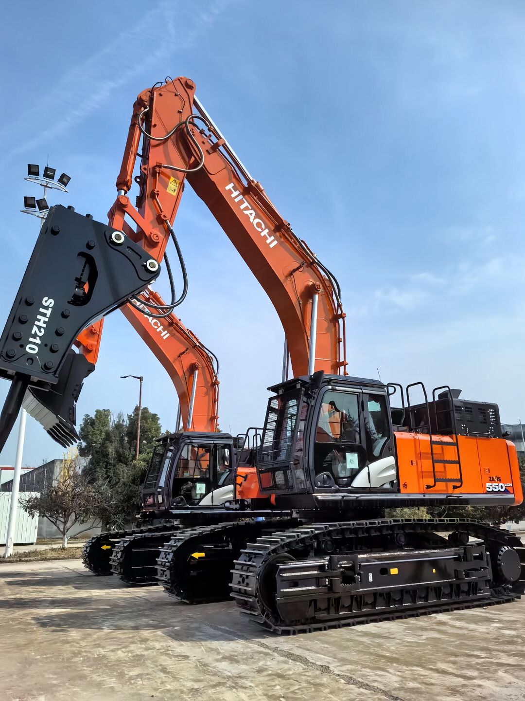 USED HITACHI ZX550LCH-6A