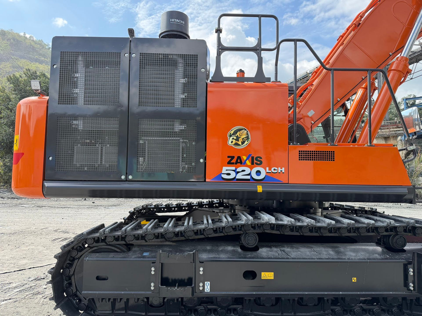 USED HITACHI ZX520LCH-6A