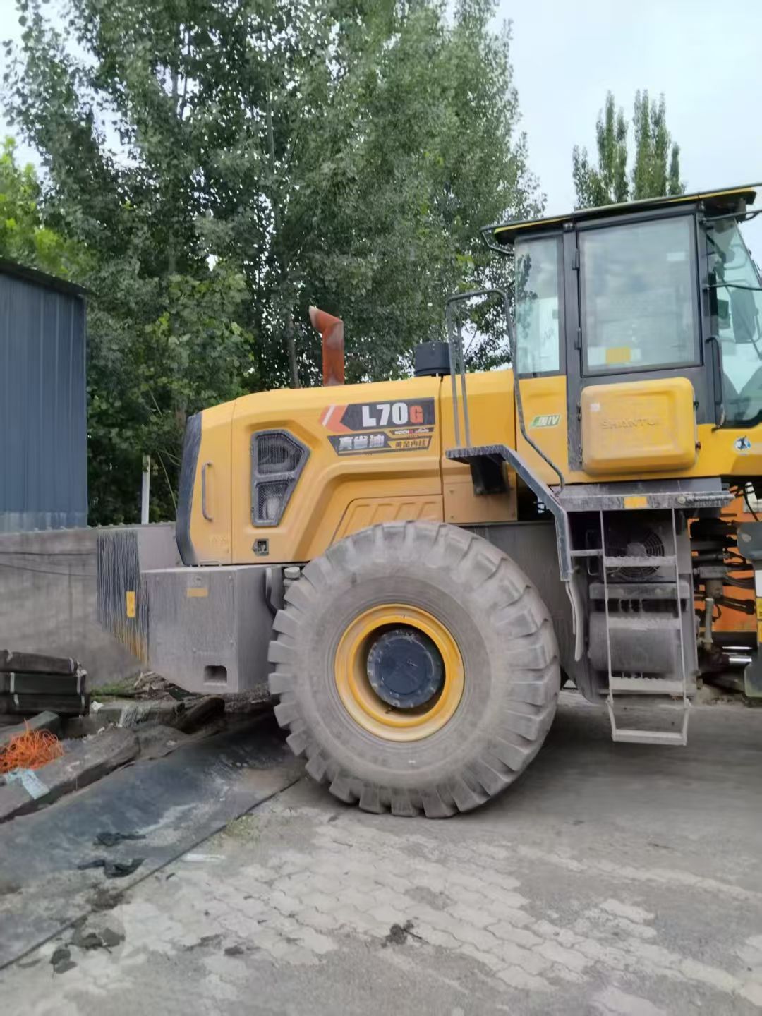 USED SHANTUI L70G