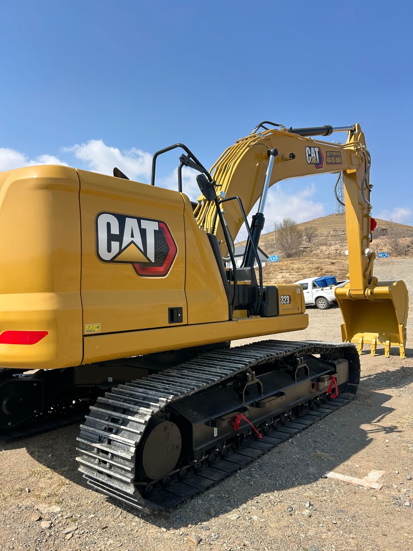 New Caterpillar 323 Excavator for Sale detail view