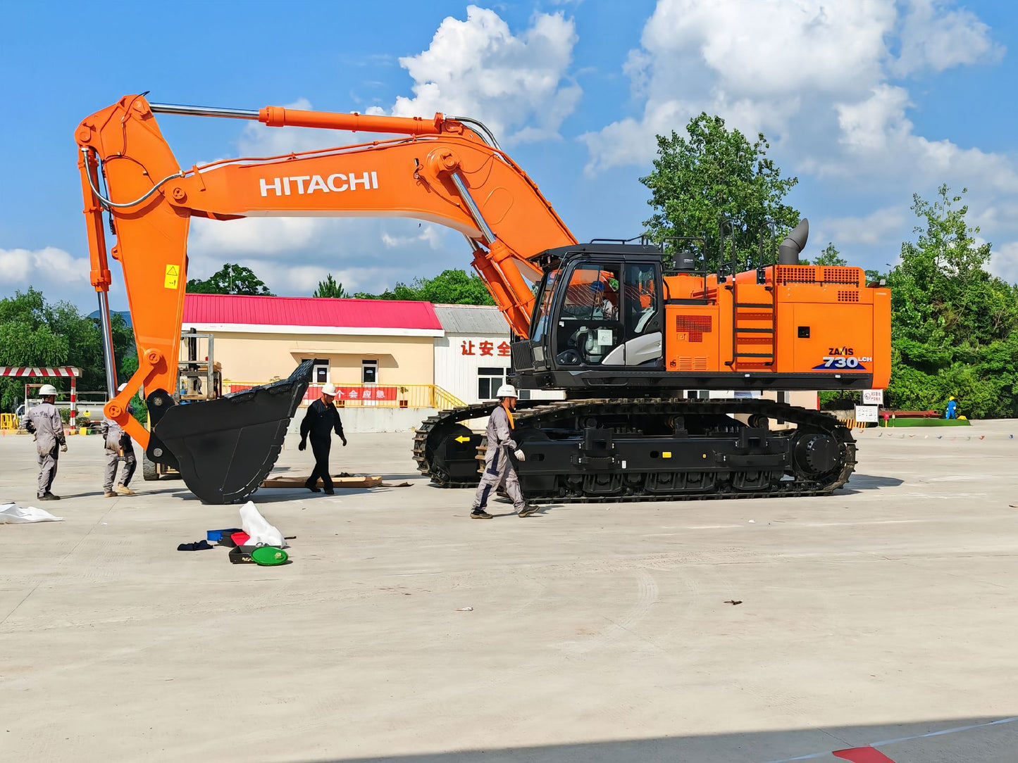 USED HITACHI ZX730LCH-6A
