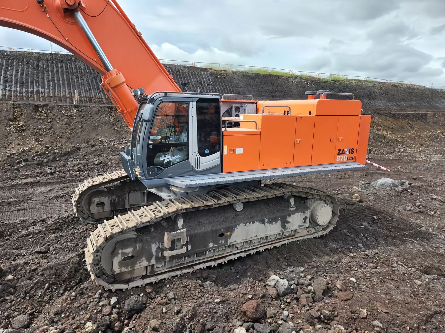 USED HITACHI ZX870LCH-5G