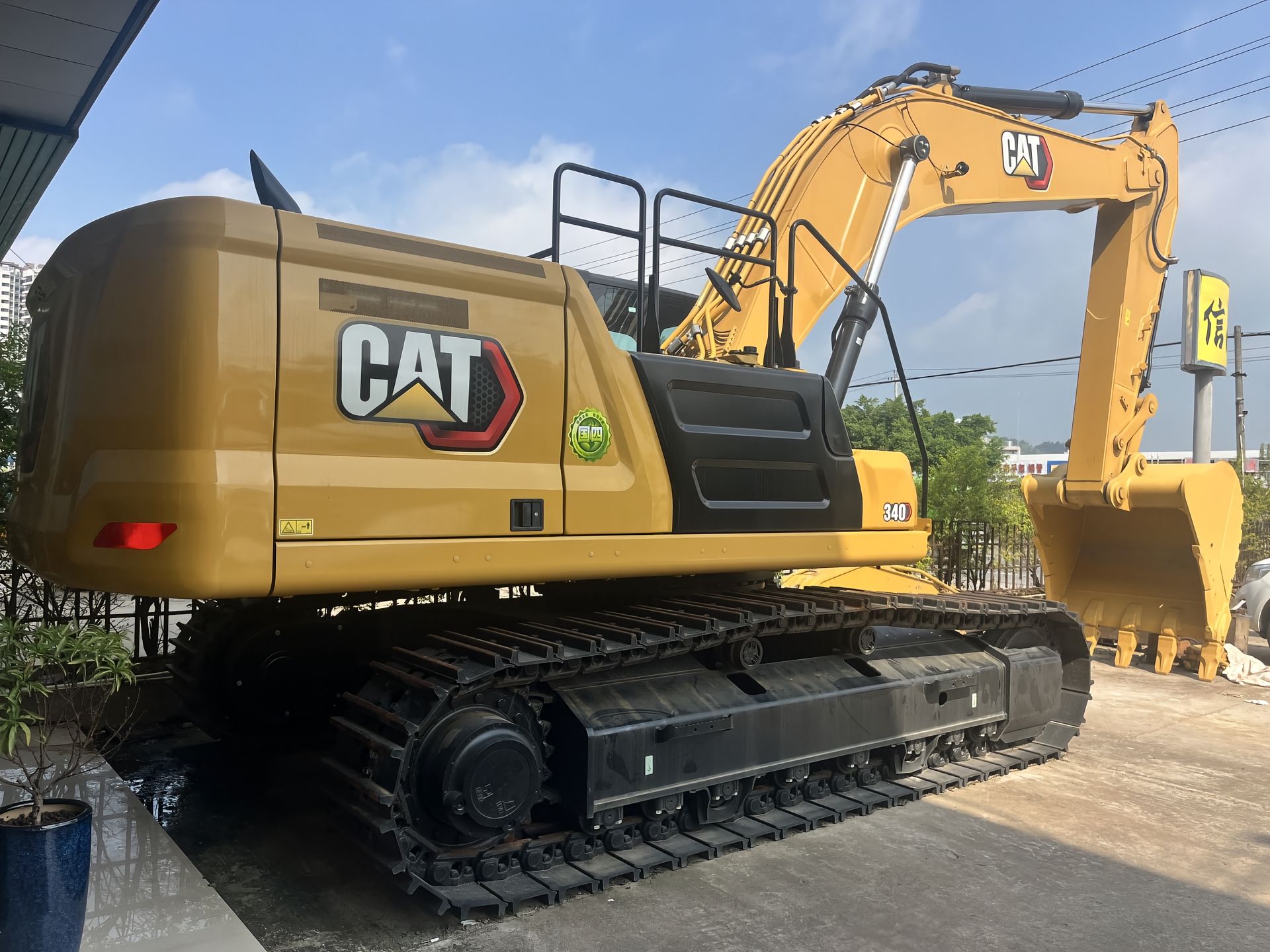 Used Caterpillar 340 Excavator for Sale rear side view