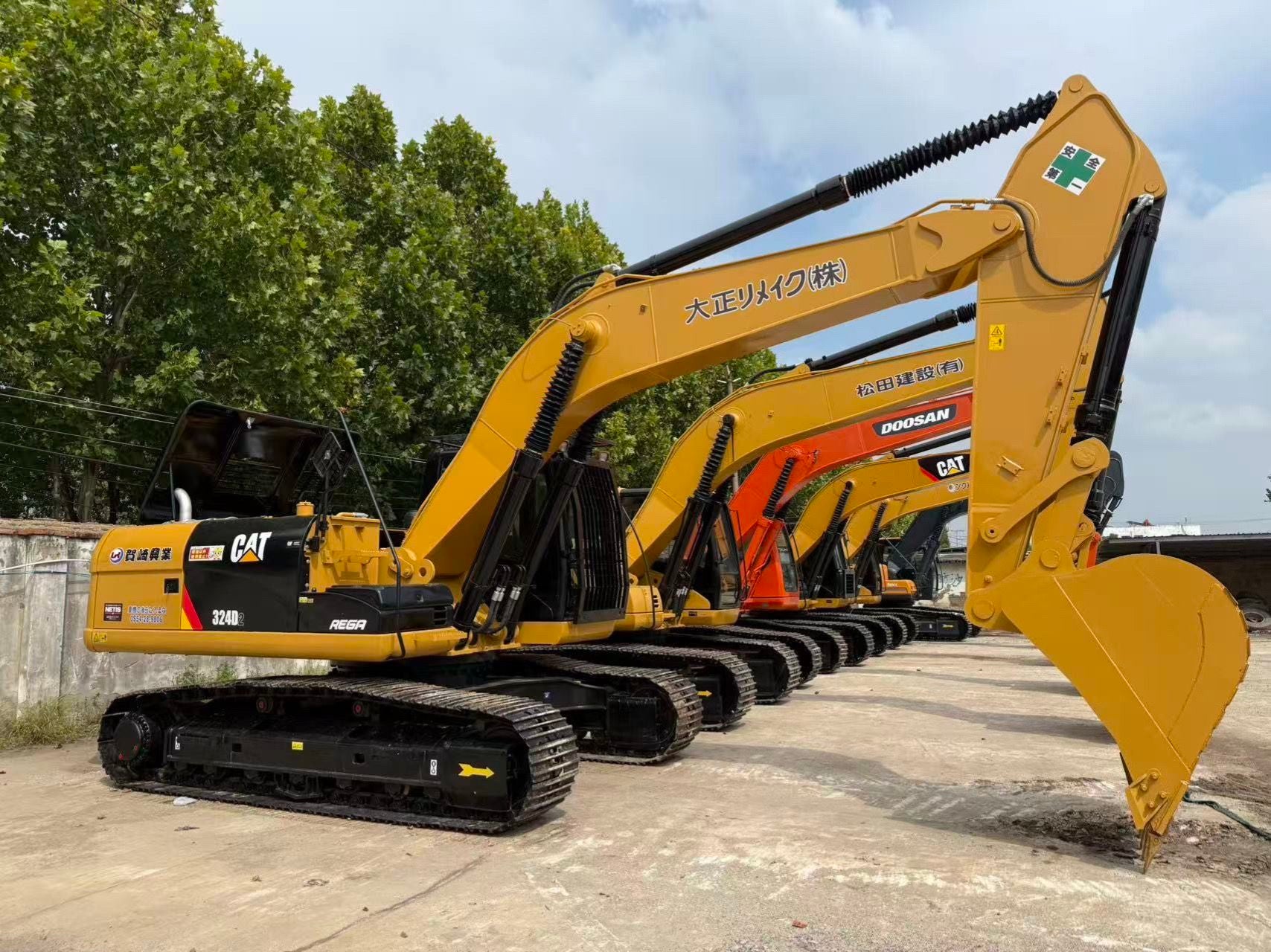 Used Caterpillar 324D2 Excavator for Sale rear side view