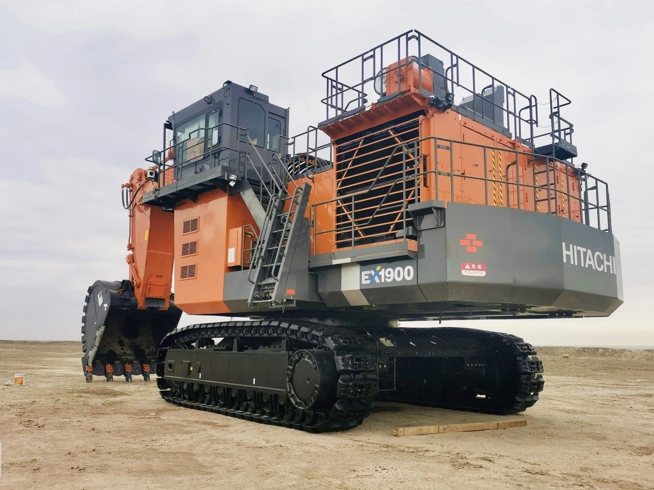 USED HITACHI EX1900-6