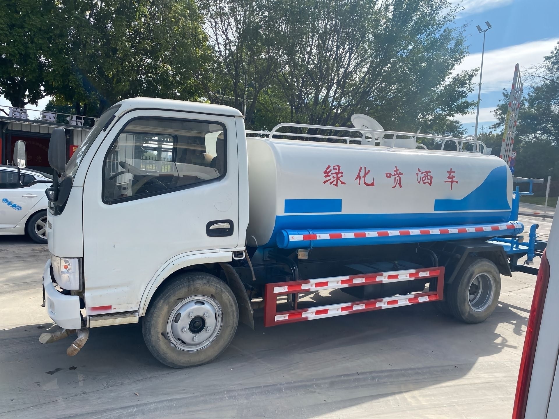 Used Dongfeng DFAC KINLAND 5CBM Water Sprinkler Truck for Sale - Alternative Stock detail view