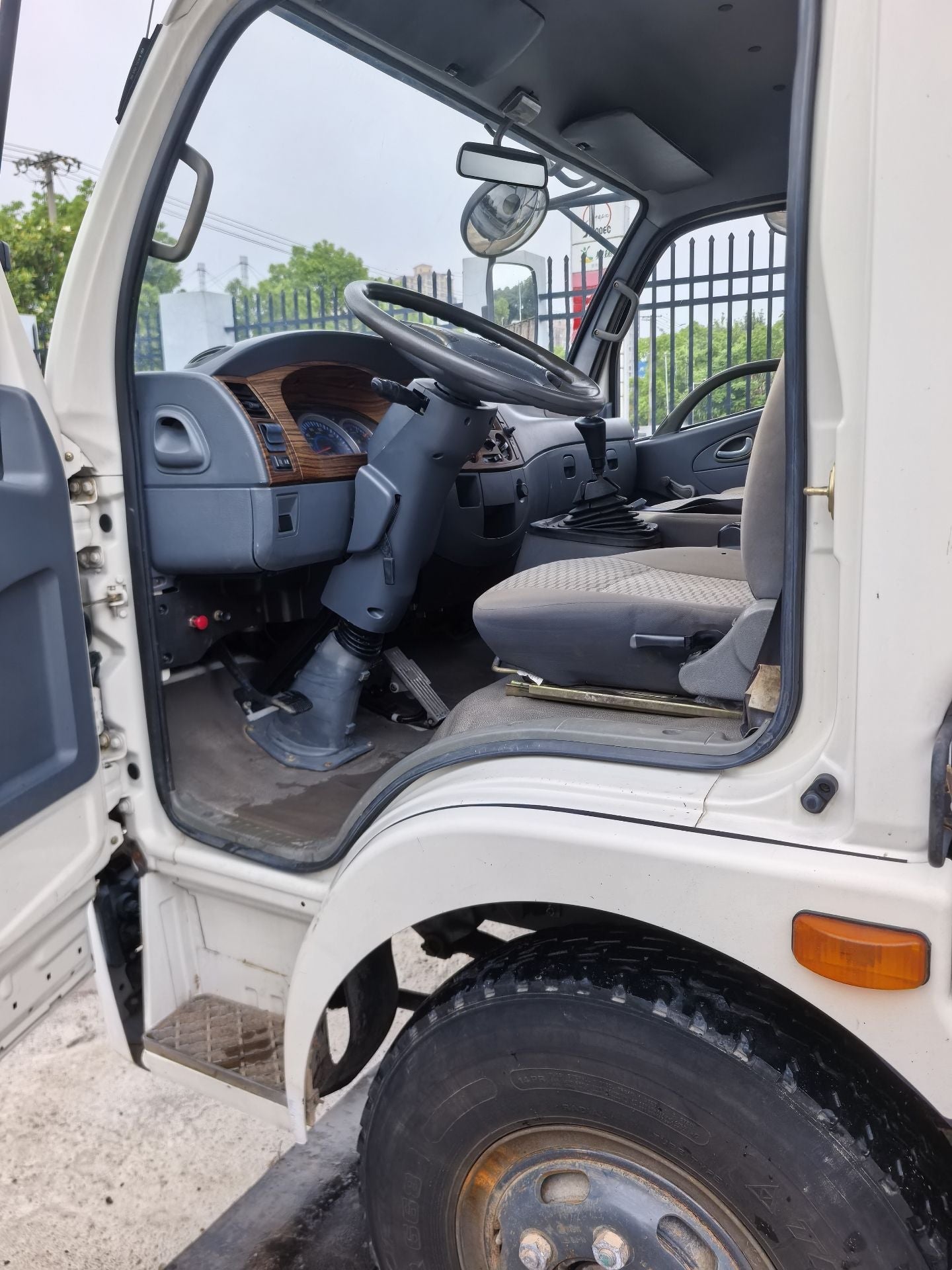 Used Dongfeng DFAC KINLAND 5CBM Water Sprinkler Truck for Sale front view