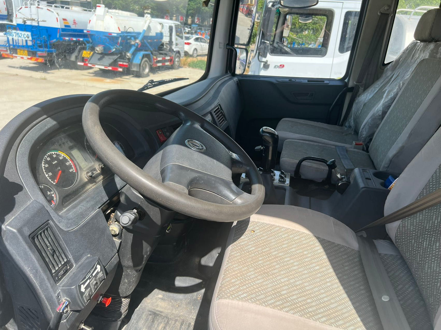 Used Dongfeng DFAC D9 Water Sprinkler Truck for Sale detail view