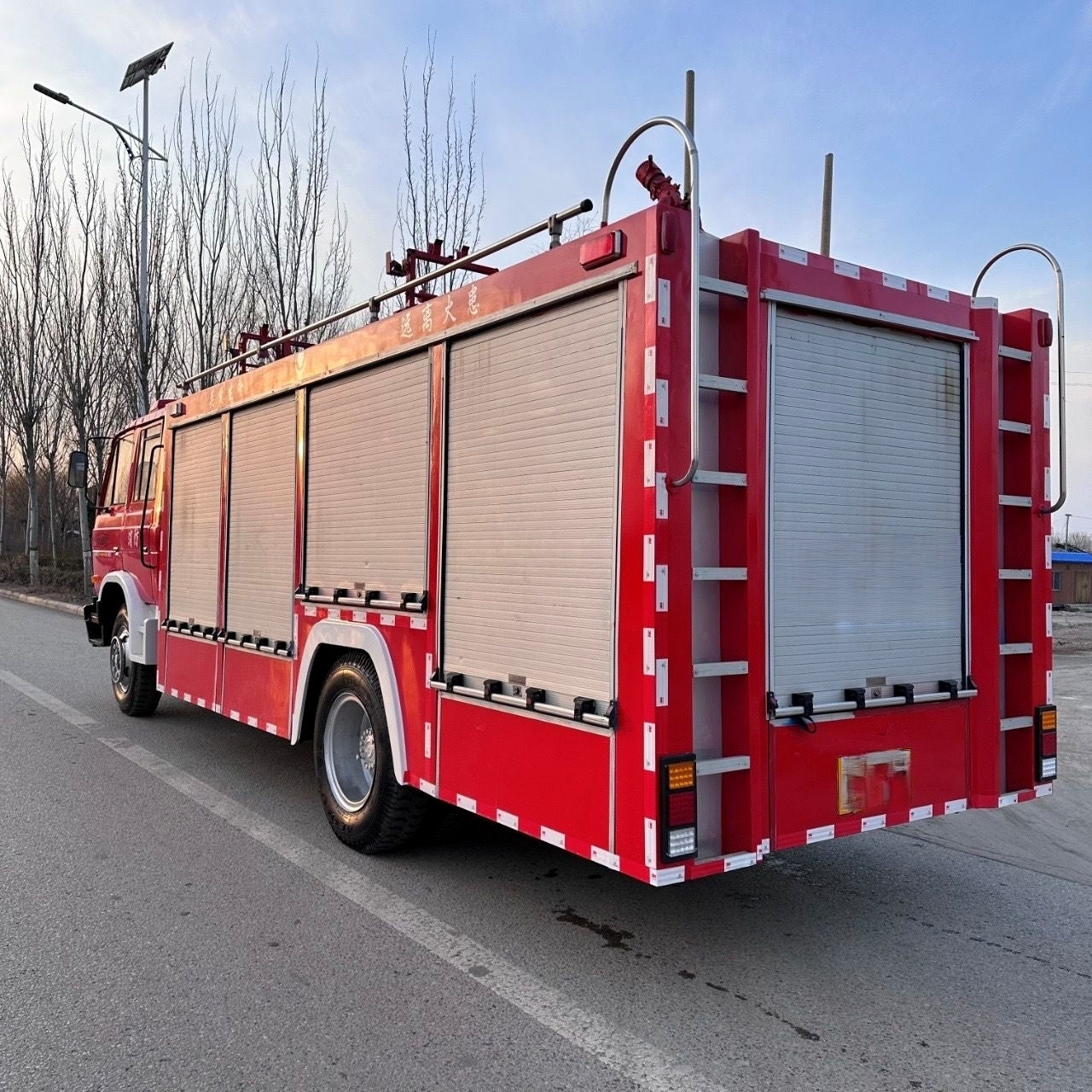 Used Dongfeng DFAC DOUBLE CAB Water Tank Fire Truck for Sale - Alternative Stock front view