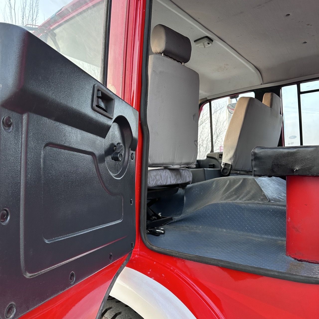 Used Dongfeng DFAC DOUBLE CAB Water Tank Fire Truck for Sale - Alternative Stock detail view