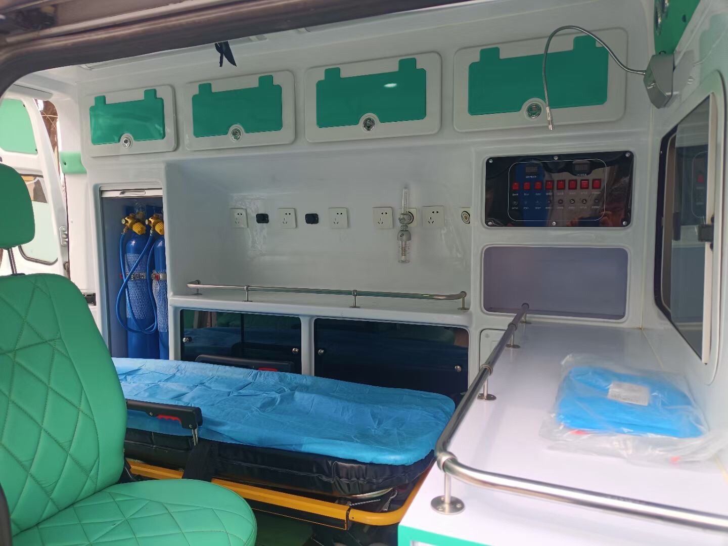 Used Ford Transit Custom V362 Ambulance