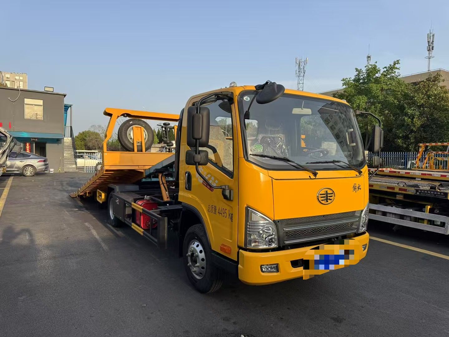 Used FAW Tiger V Flatbed Wrecker