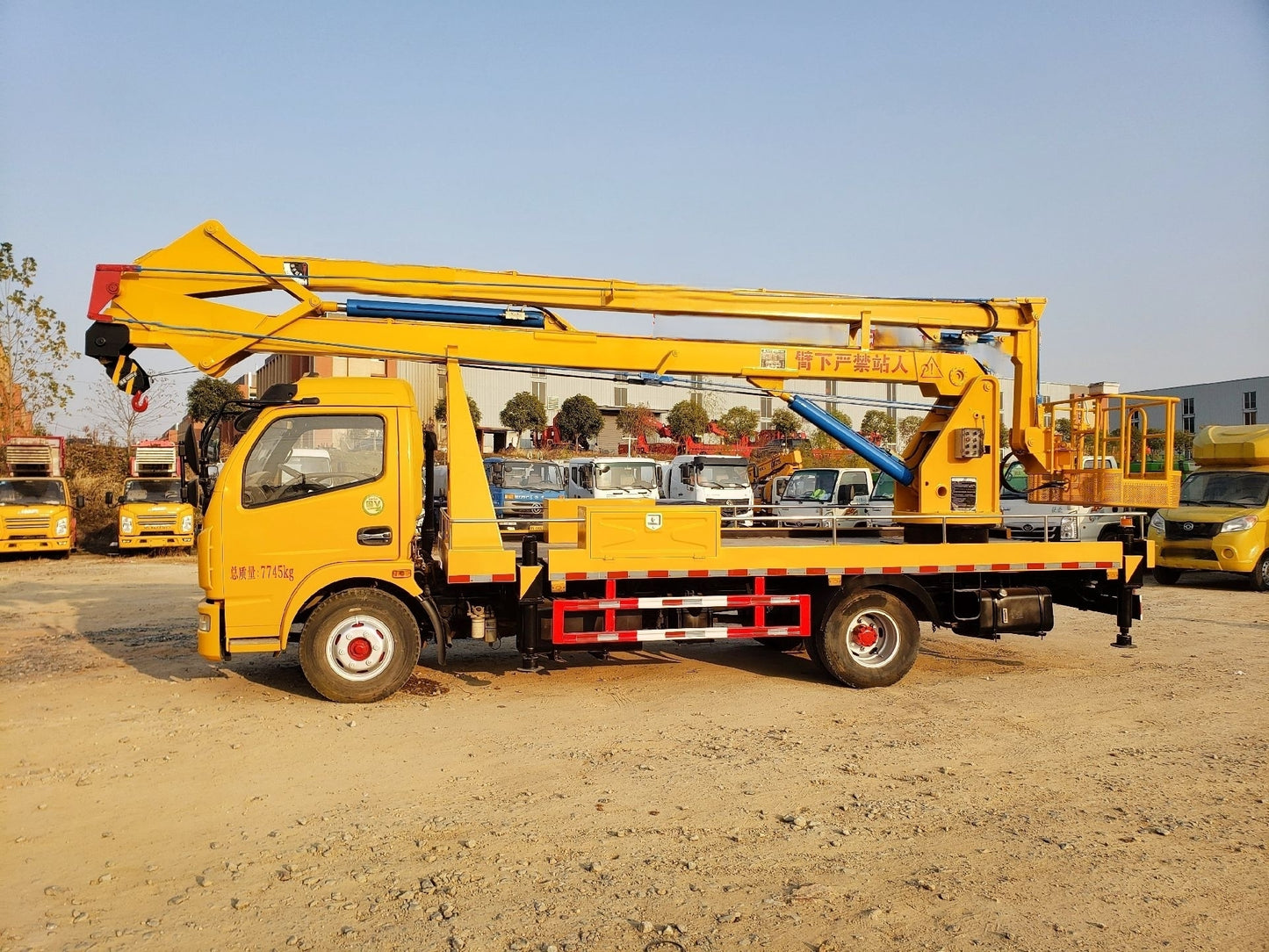 Used Dongfeng 18M ARTICULATED BOOM Aerial Work Platform Truck for Sale rear side view