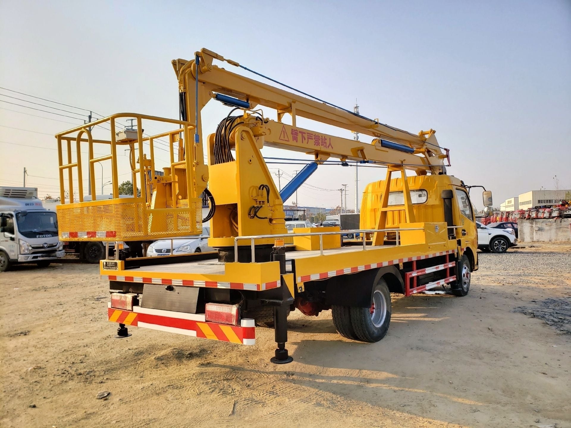 Used Dongfeng 18M ARTICULATED BOOM Aerial Work Platform Truck for Sale detail view