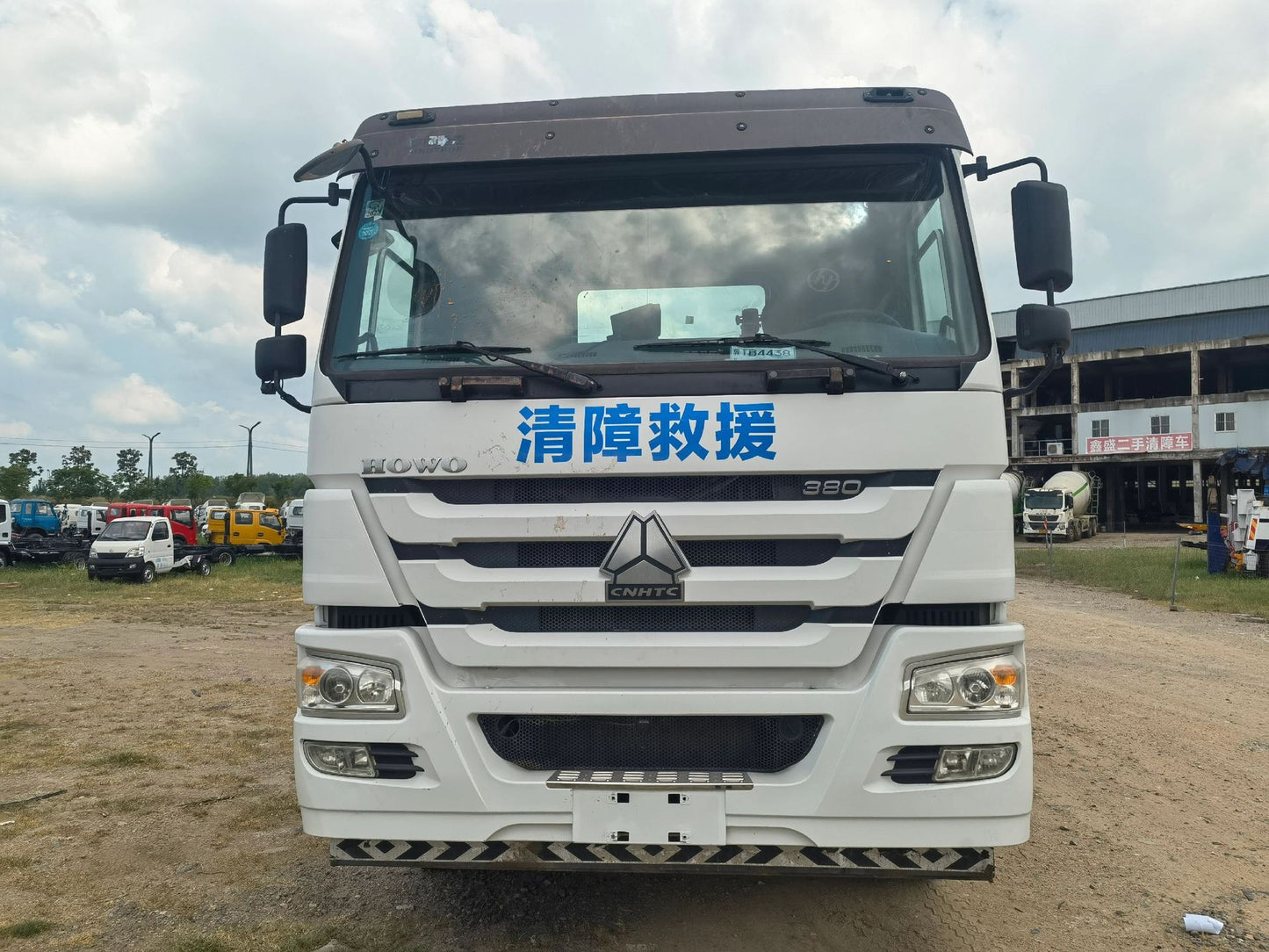 Used SINOTRUK HOWO 6×4 Heavy Duty Integrated Tow Wrecker Truck