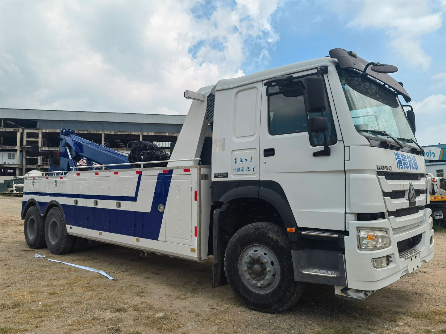 Used SINOTRUK HOWO 6×4 Heavy Duty Integrated Tow Wrecker Truck