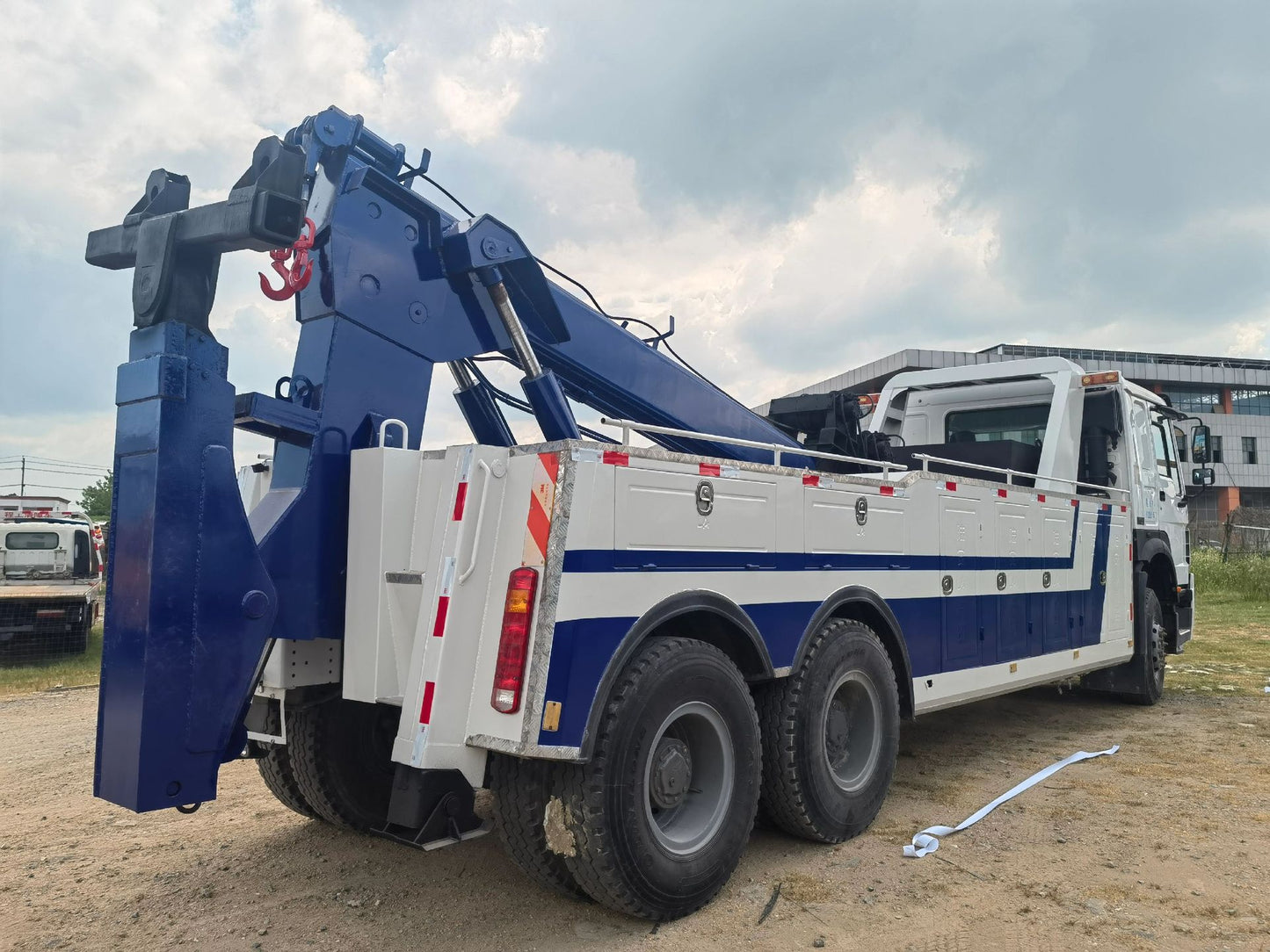 Used SINOTRUK HOWO 6×4 Heavy Duty Integrated Tow Wrecker Truck