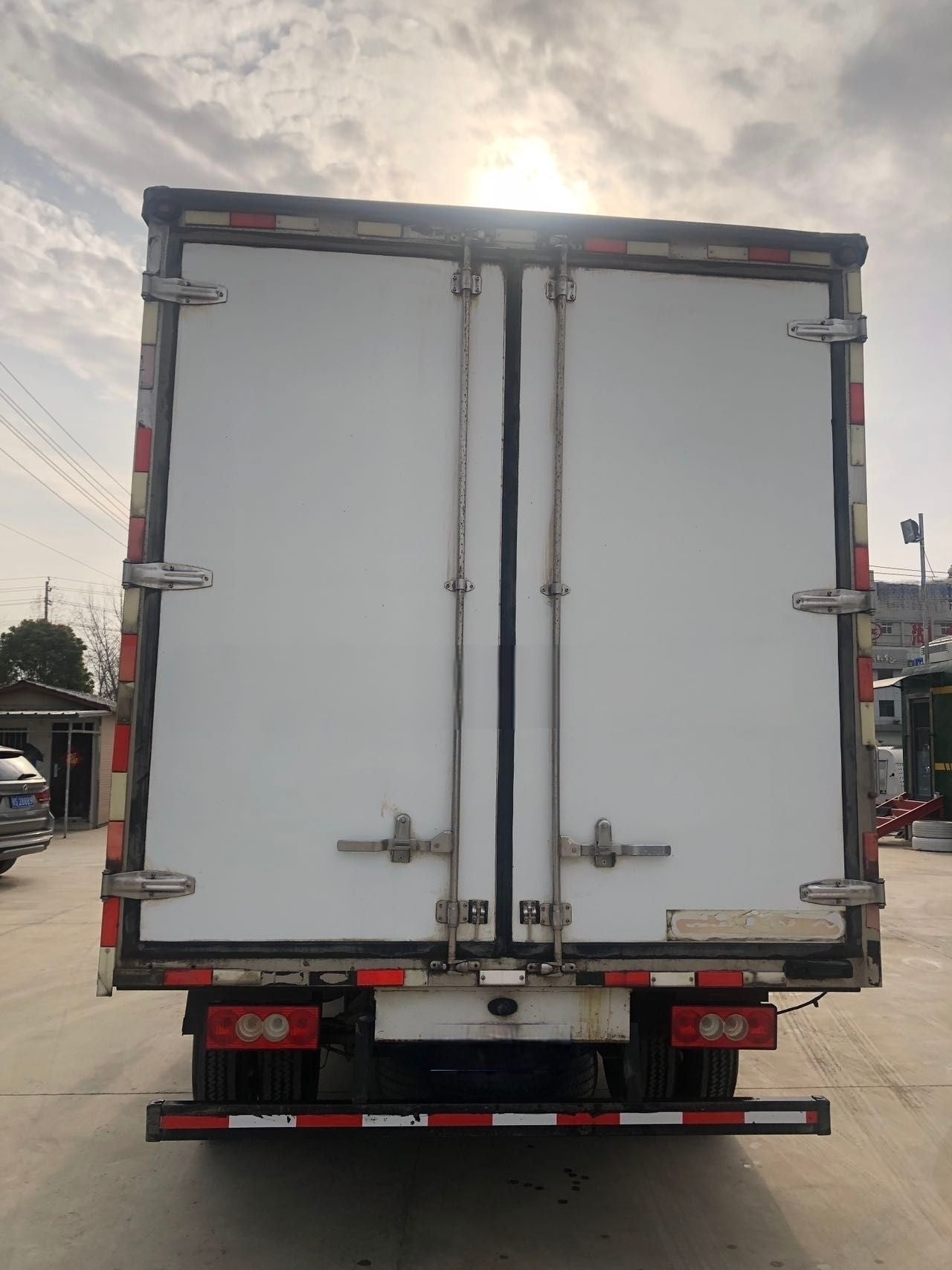 Used FOTON AUMARK 131HP 4.2m C Class Refrigerated Truck
