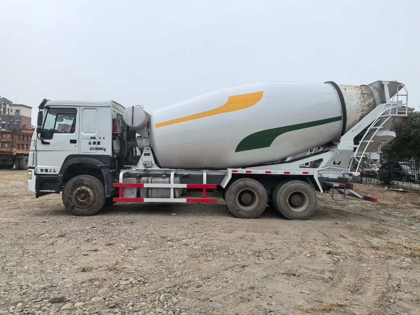 Used Howo 14M³ Concrete Mixer Truck for Sale