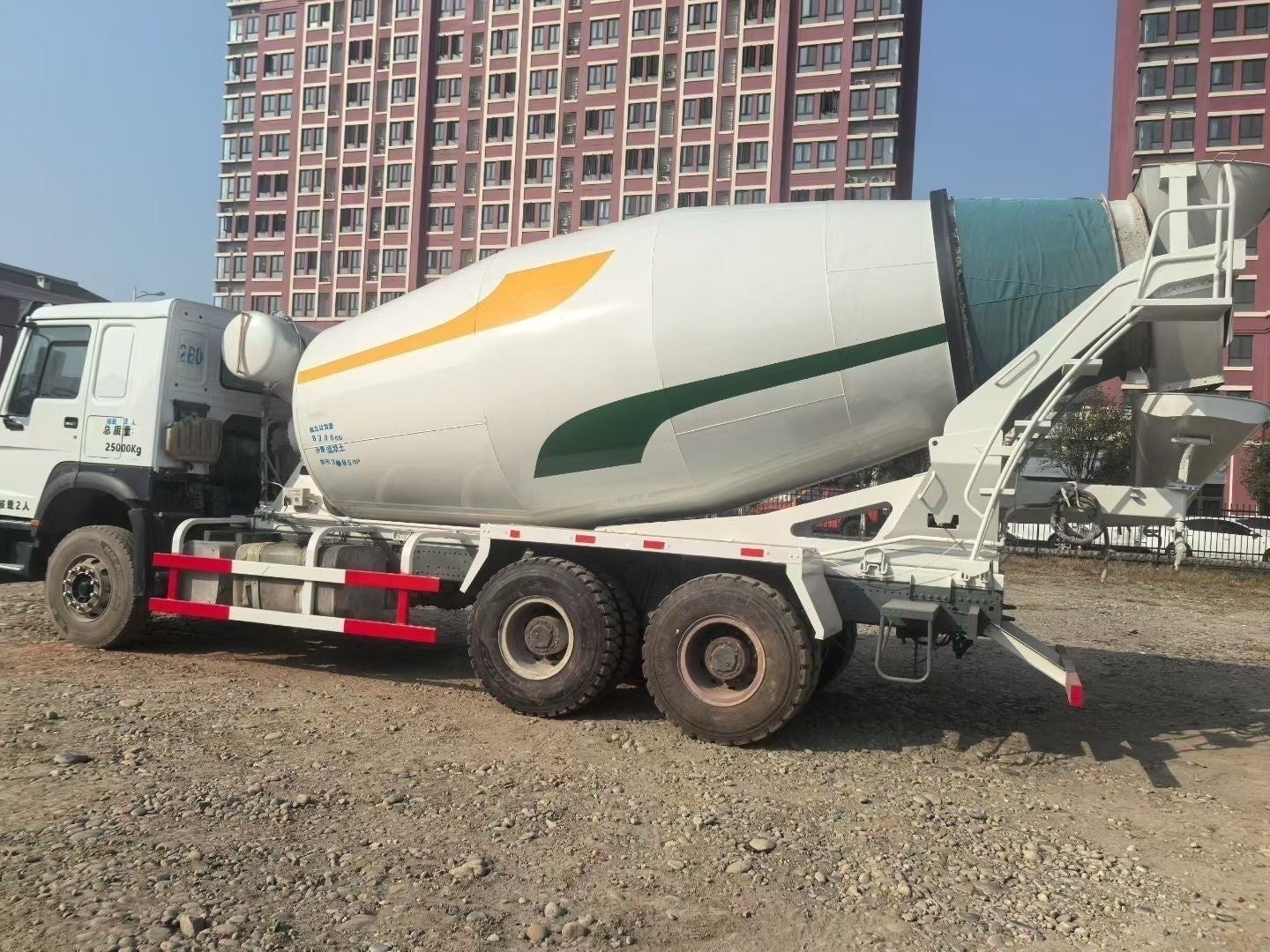 Used Howo 14M³ Concrete Mixer Truck for Sale