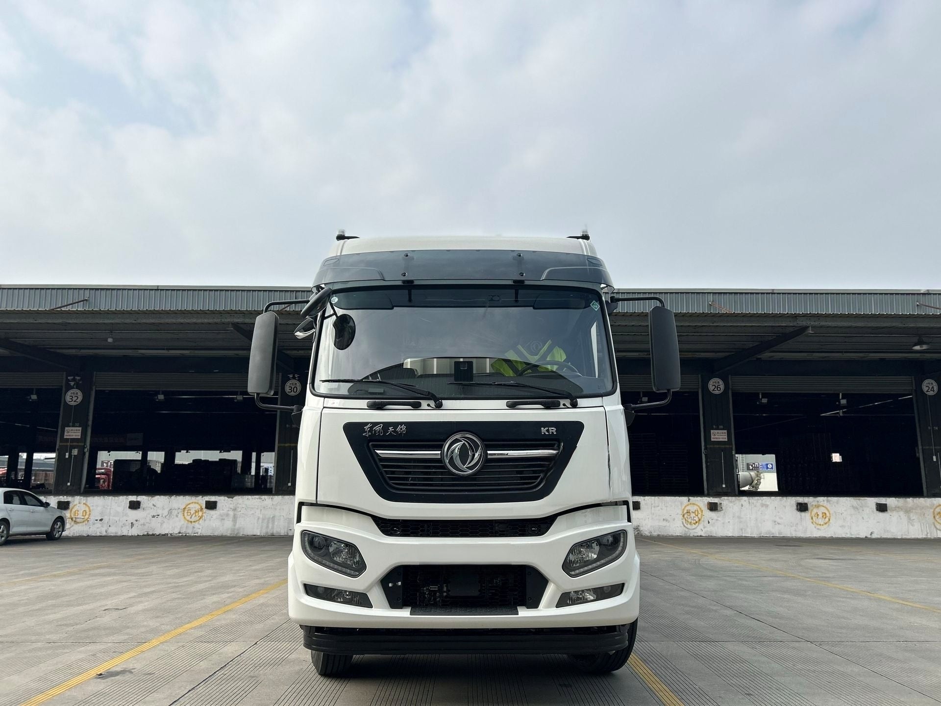 Used Dongfeng TIANJIN KR 6.8M Hazardous Goods Box Truck for Sale front view