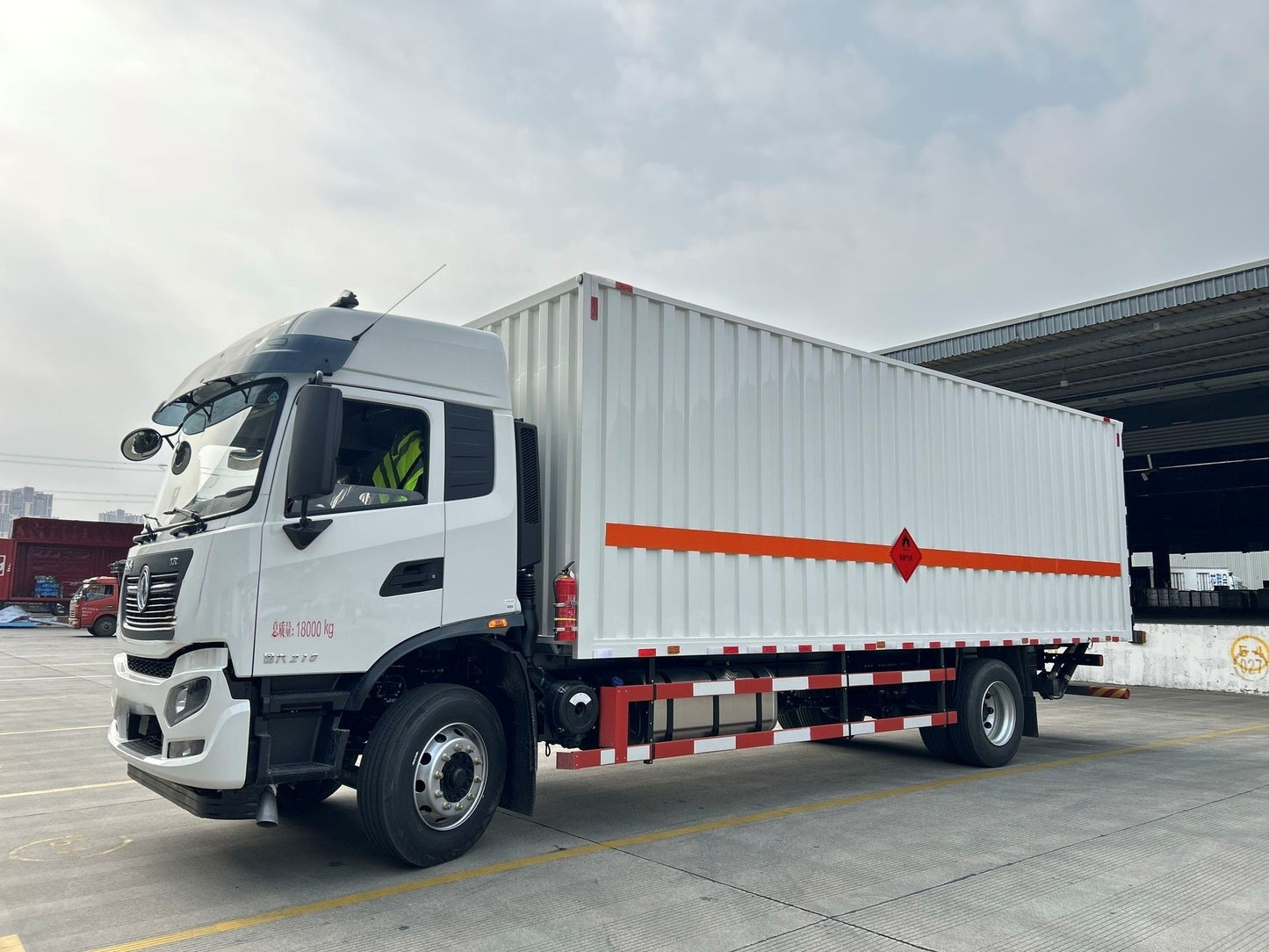 Used Dongfeng TIANJIN KR 6.8M Hazardous Goods Box Truck for Sale detail view