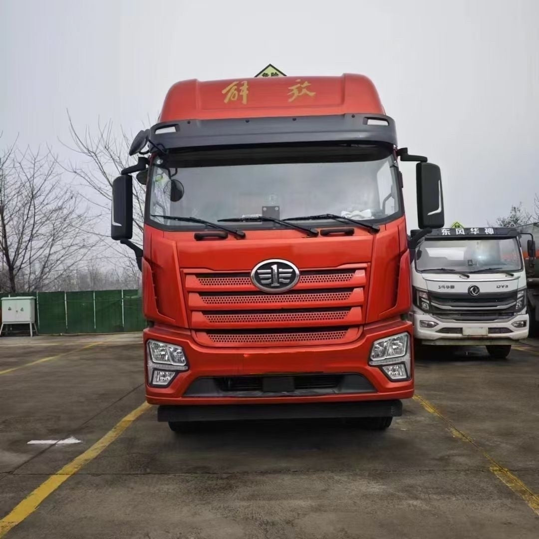 Used FAW JK6 9.6m 8×4 Class3 Flammable Liquid Hazardous Goods Box Truck