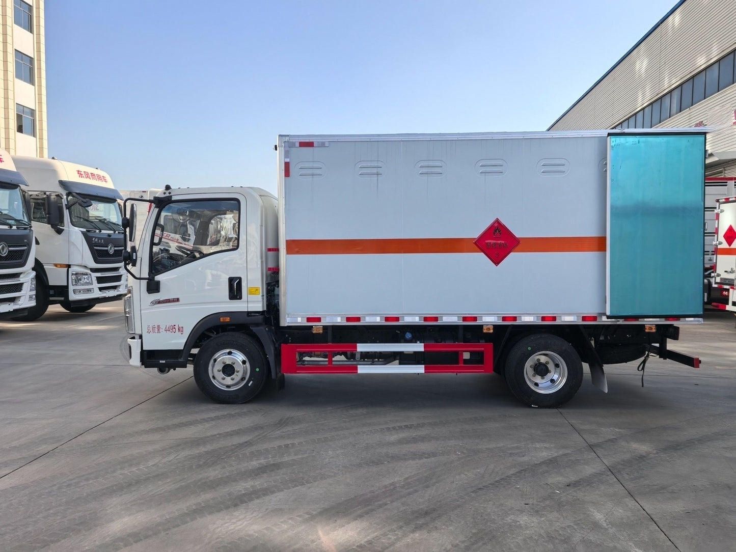 Used HOWO 130HP 4.2m Explosive Materials Hazardous Delivery Truck