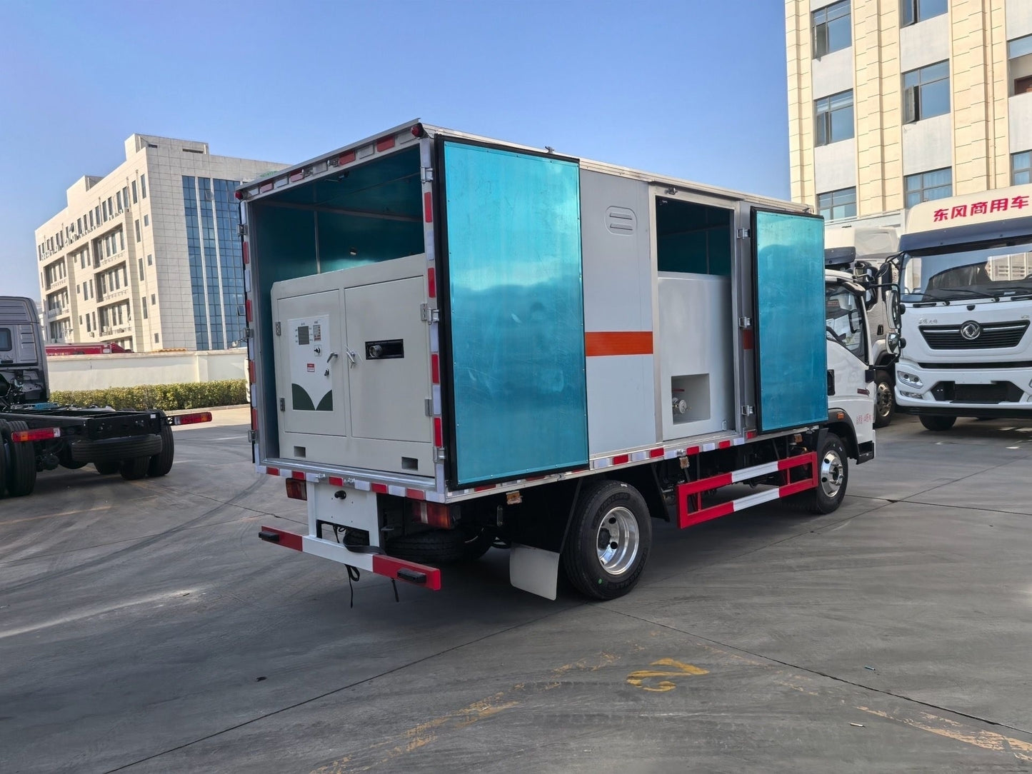 Used HOWO 130HP 4.2m Explosive Materials Hazardous Delivery Truck