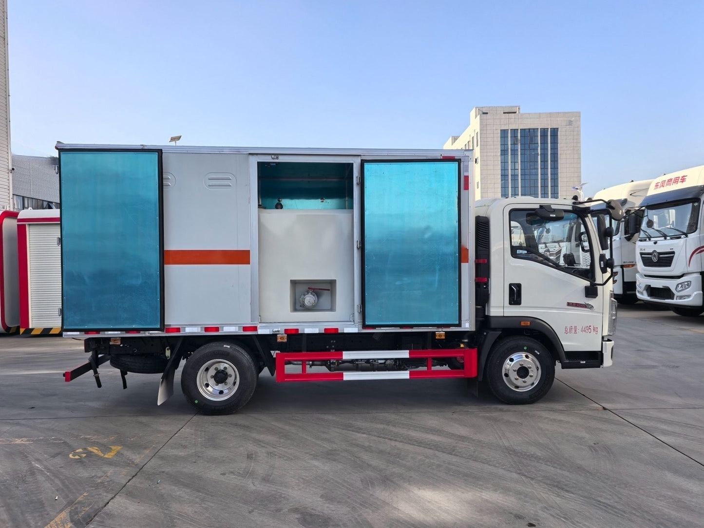 Used HOWO 130HP 4.2m Explosive Materials Hazardous Delivery Truck