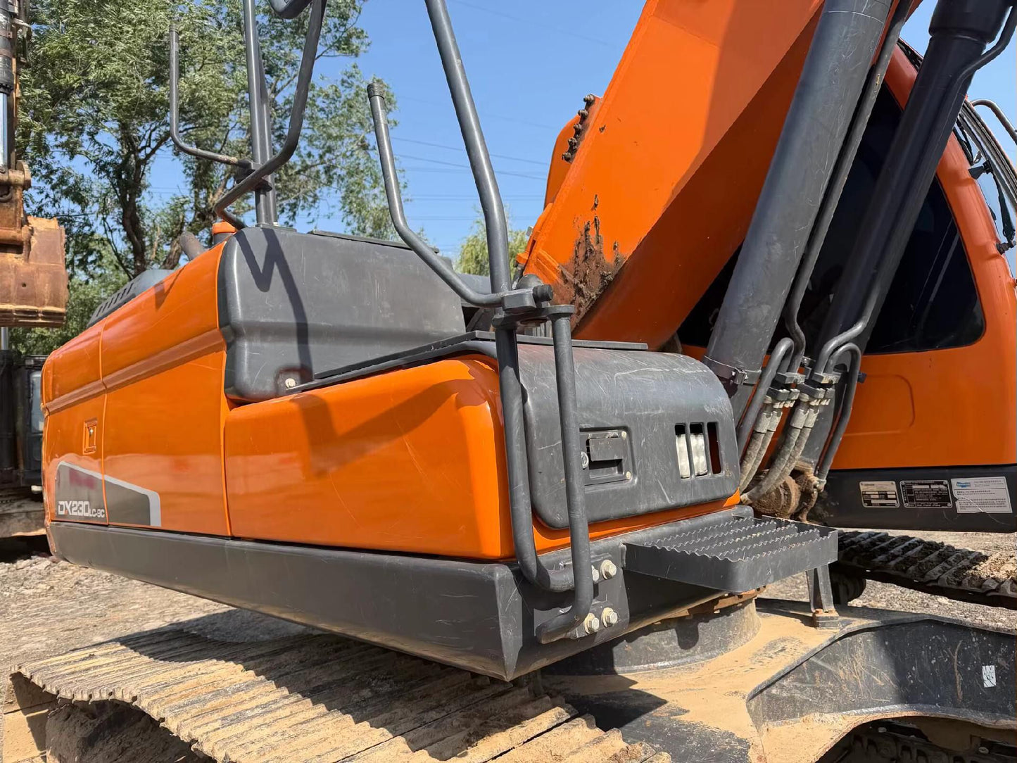 USED DOOSAN DX230LC-9C