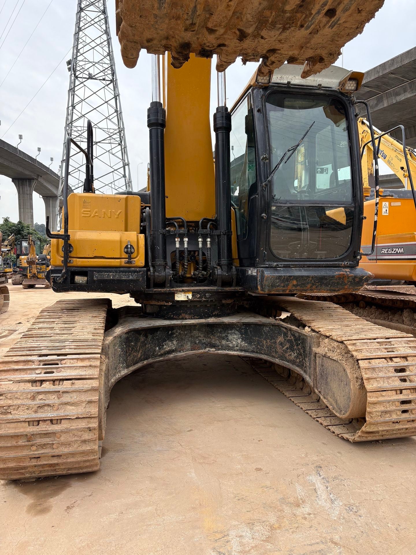 USED SANY SY225H