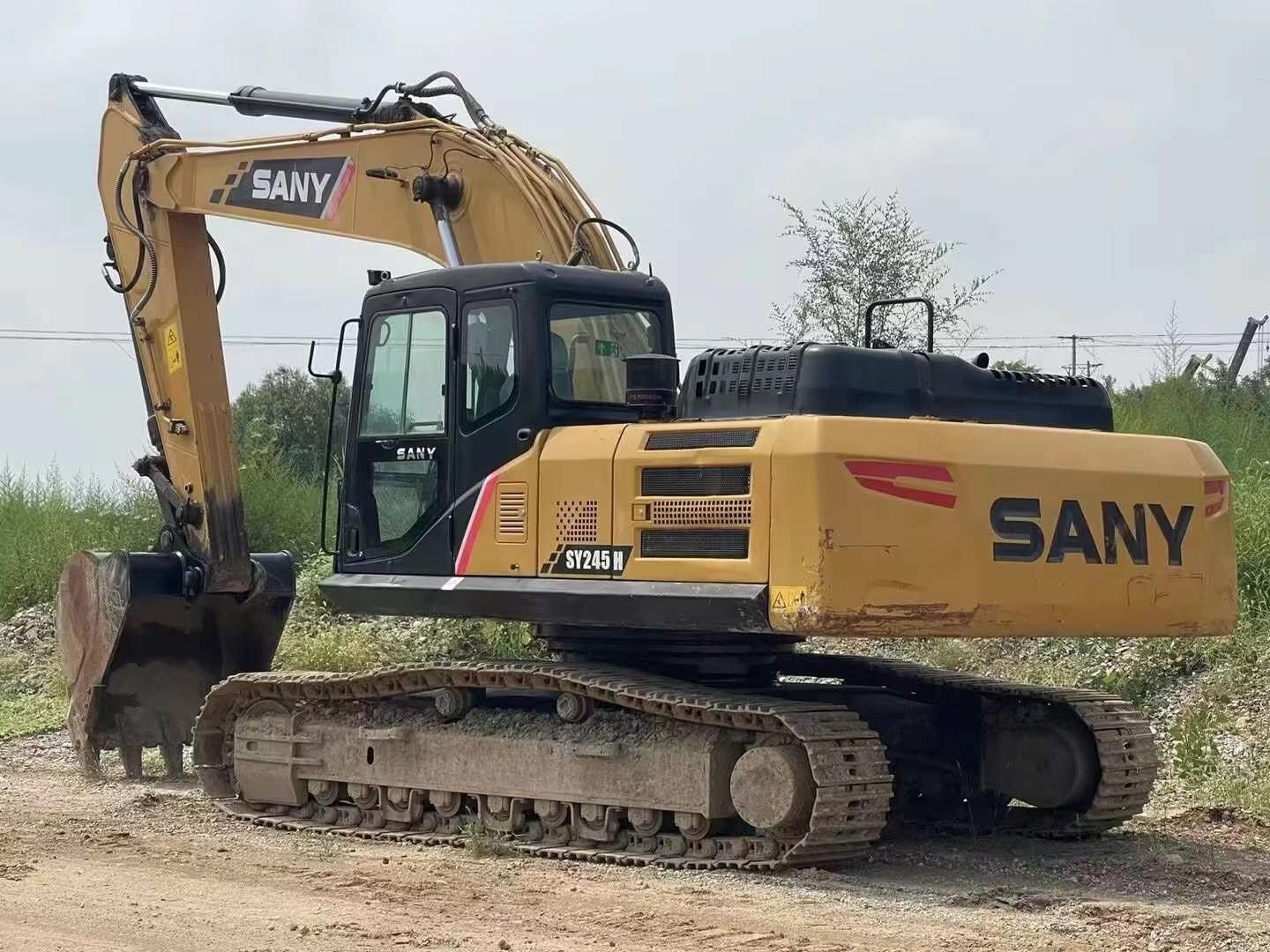 USED SANY SY245H