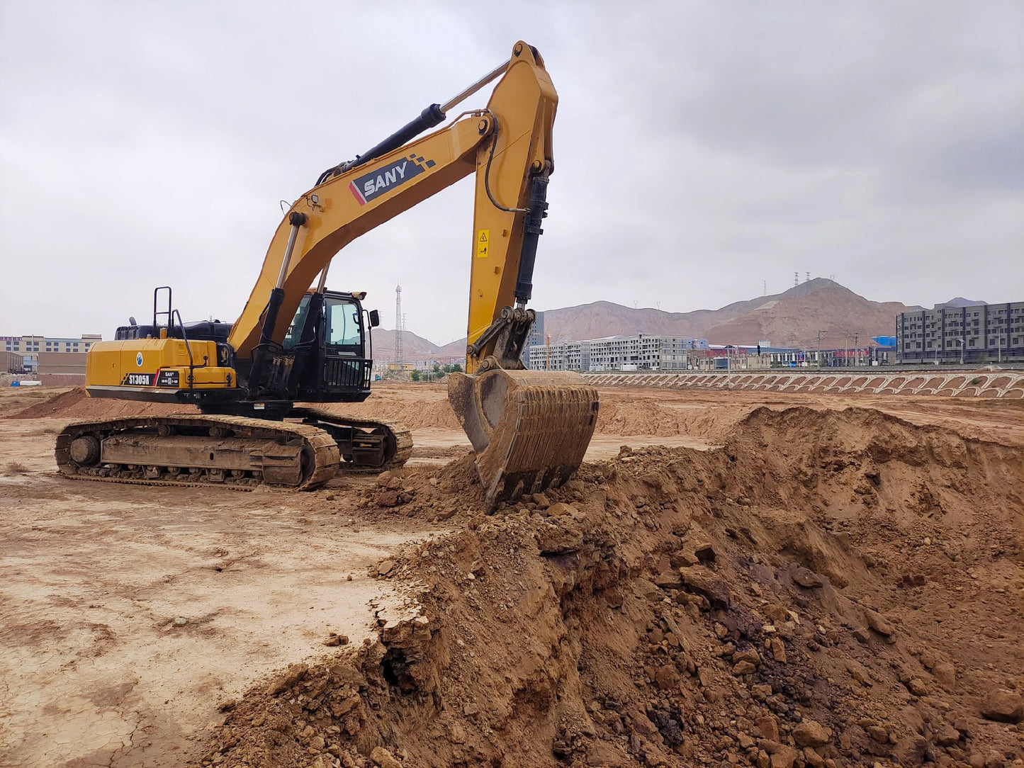 USED SANY SY305H