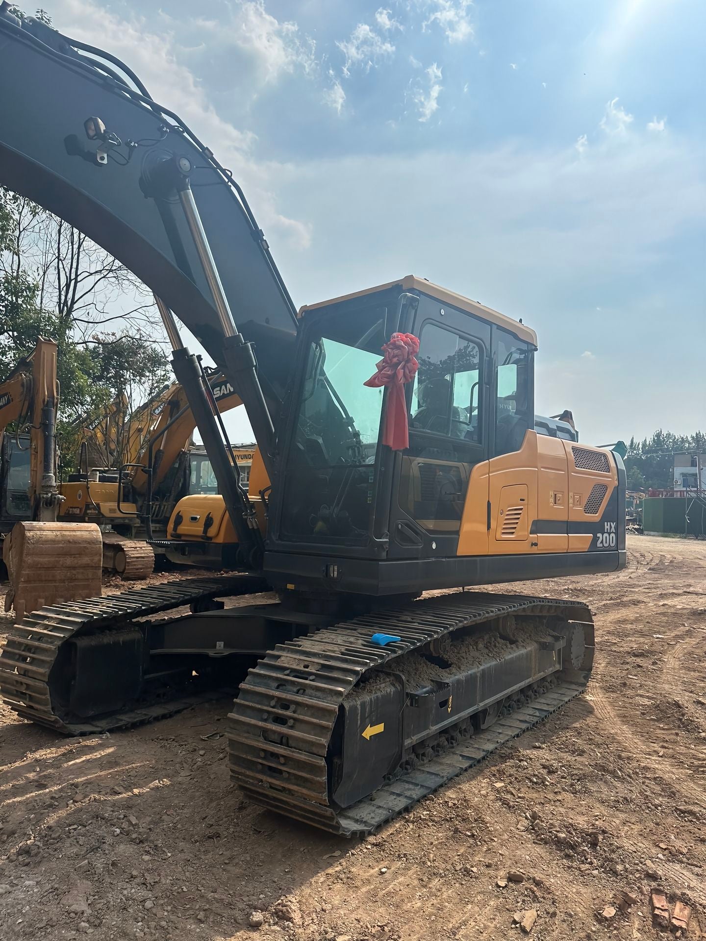 USED HYUNDAI HX200