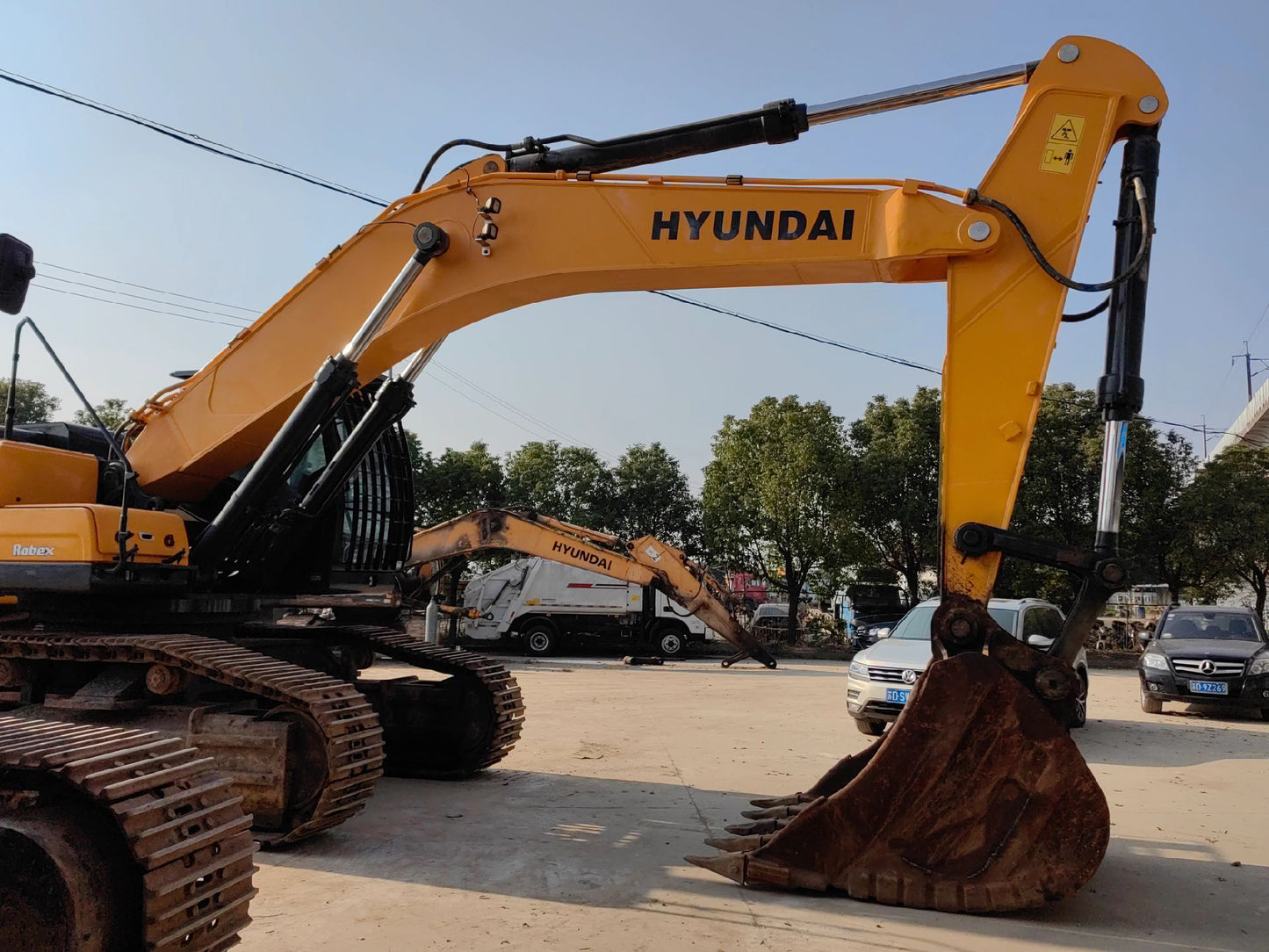 USED HYUNDAI 520L-9VS