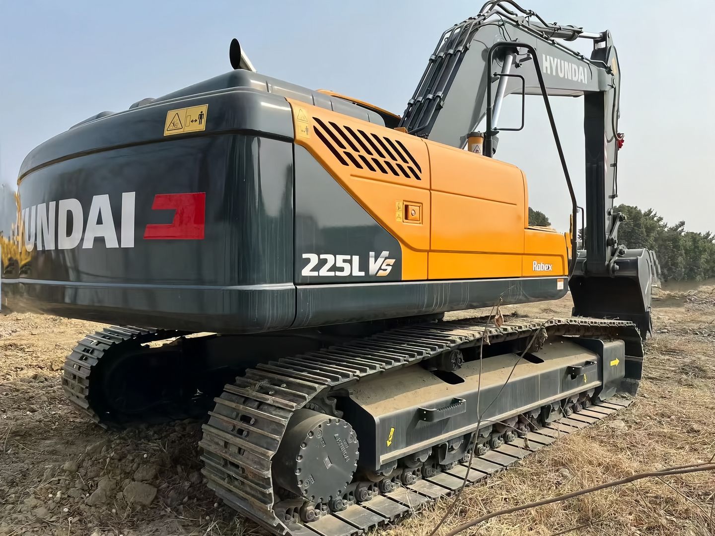 USED HYUNDAI R225LVS