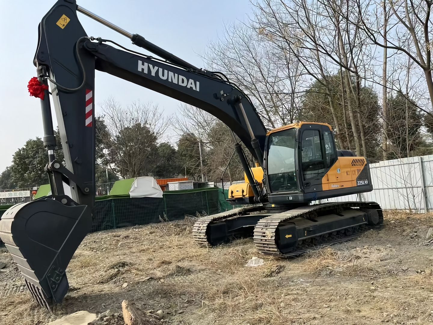 USED HYUNDAI R225LVS