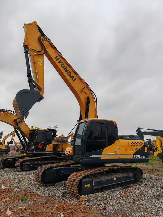 Used Hyundai R225LC Excavator for Sale rear side view