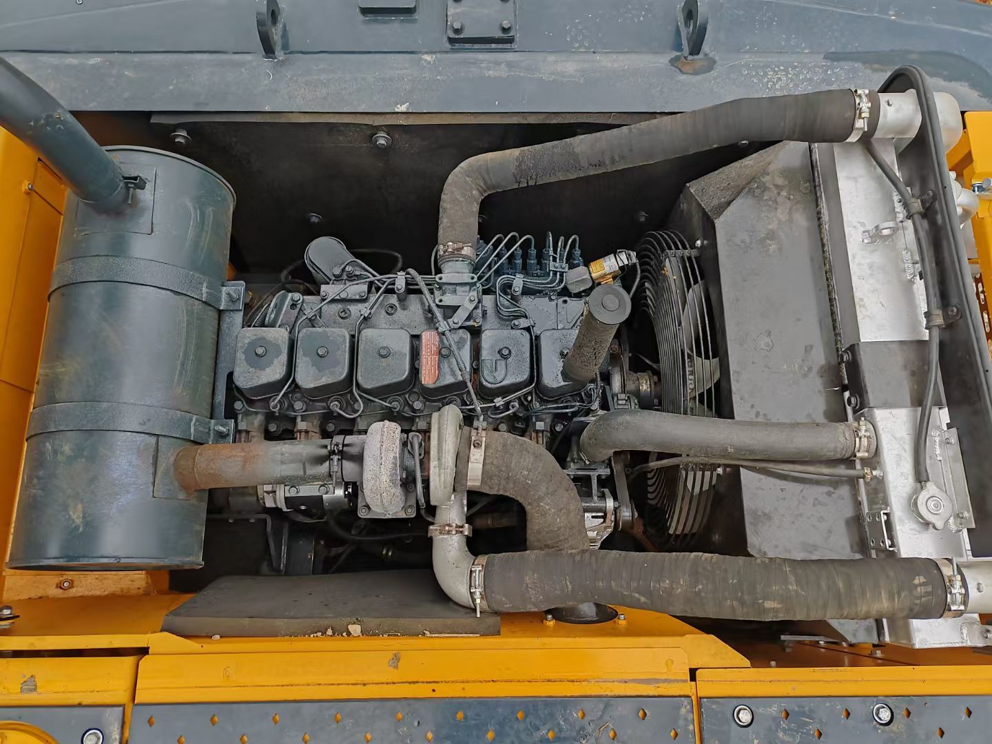 USED HYUNDAI R225LC-9S