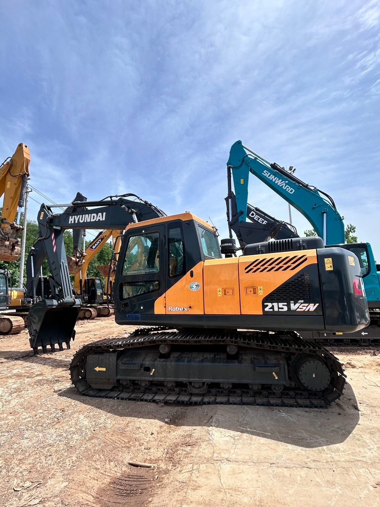 USED HYUNDAI R215VSN