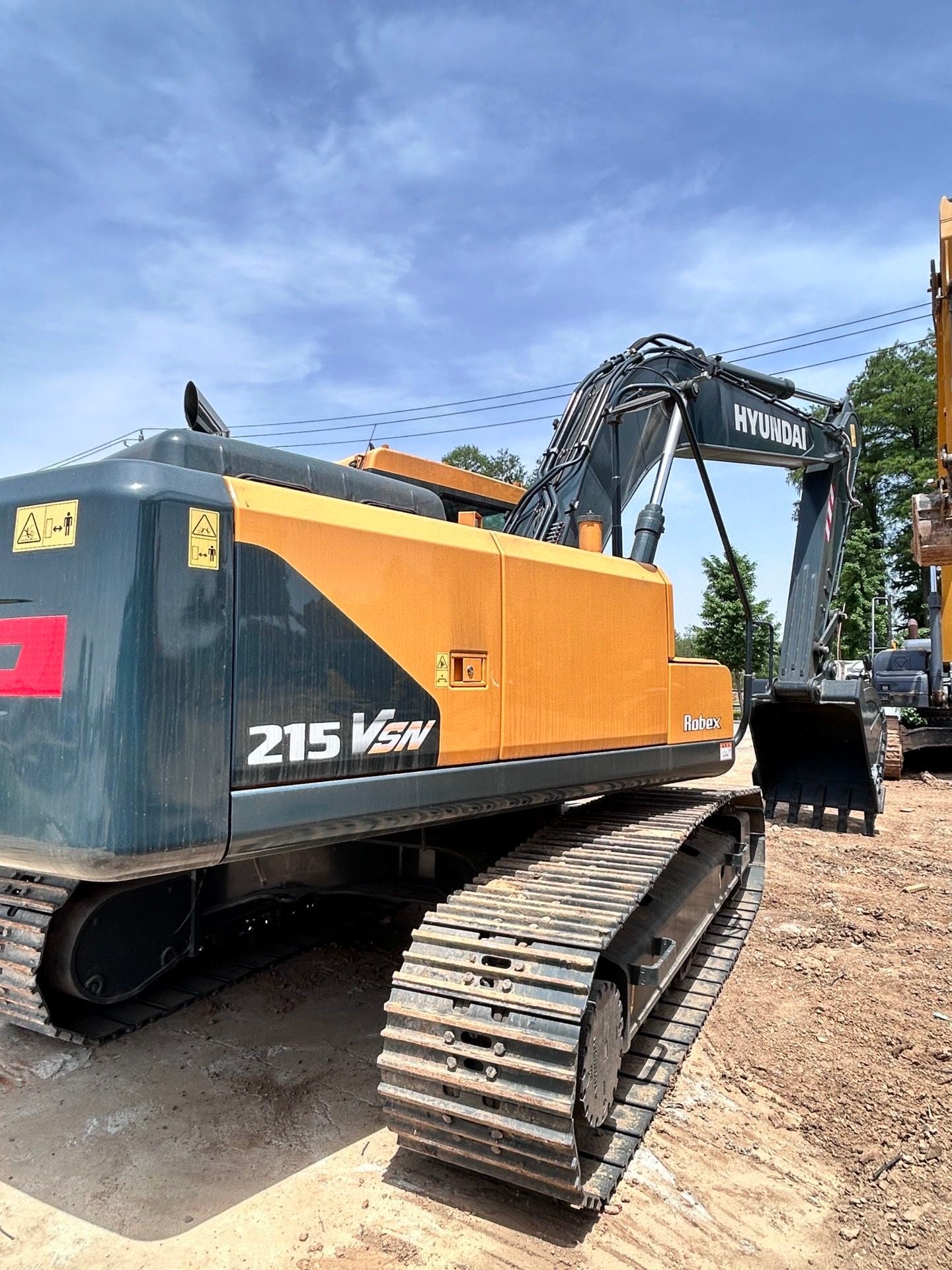USED HYUNDAI R215VSN