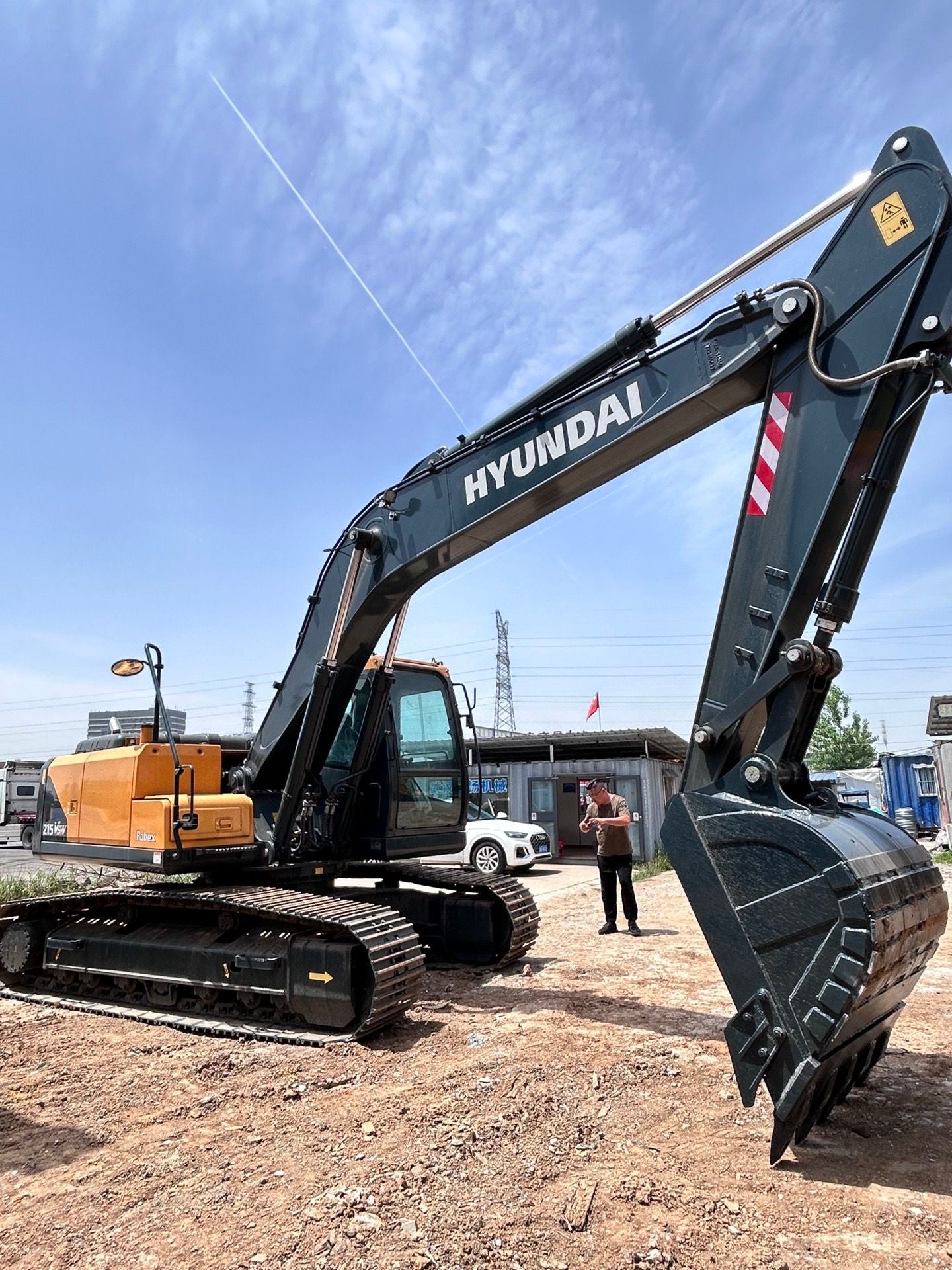USED HYUNDAI R215VSN