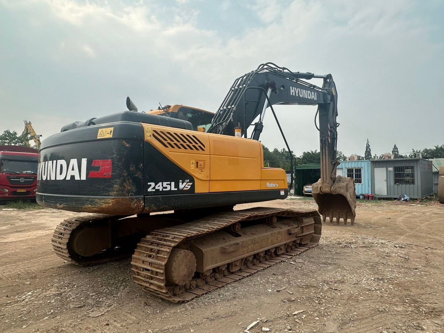 USED HYUNDAI R245LVS