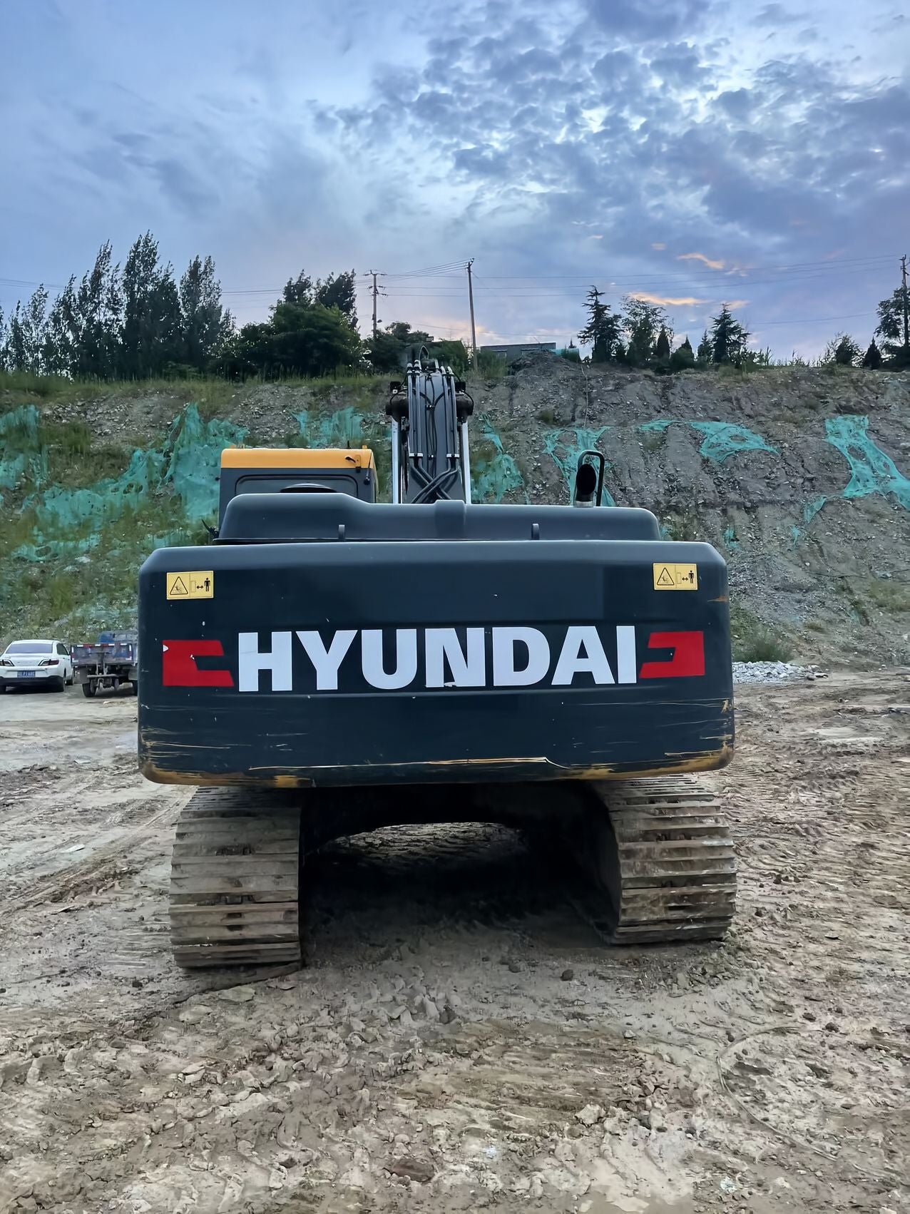 USED HYUNDAI R215VS