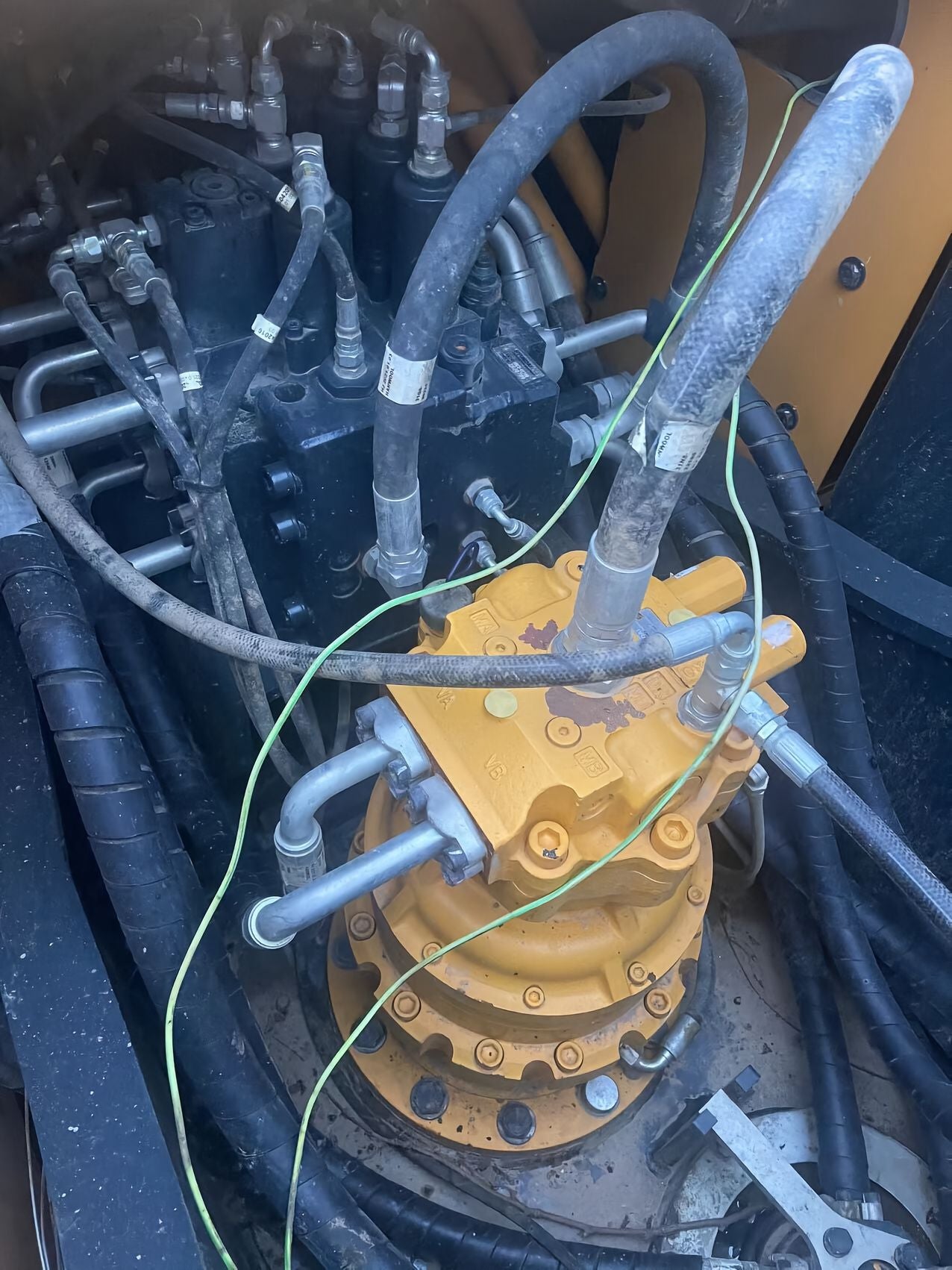 USED HYUNDAI R215VS