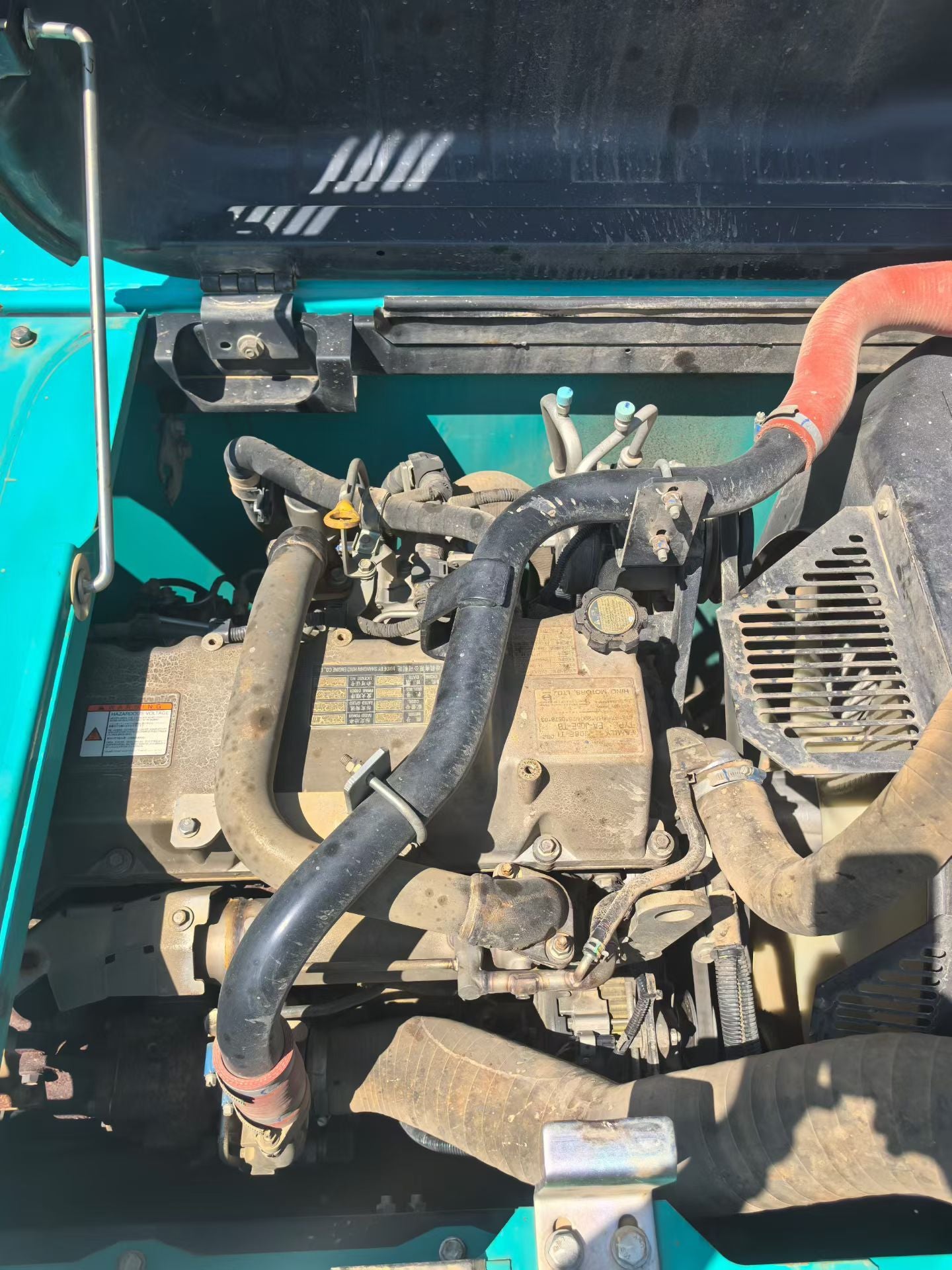 Used Kobelco SK260LC-10 Excavator for Sale engine and hydraulic area for sale
