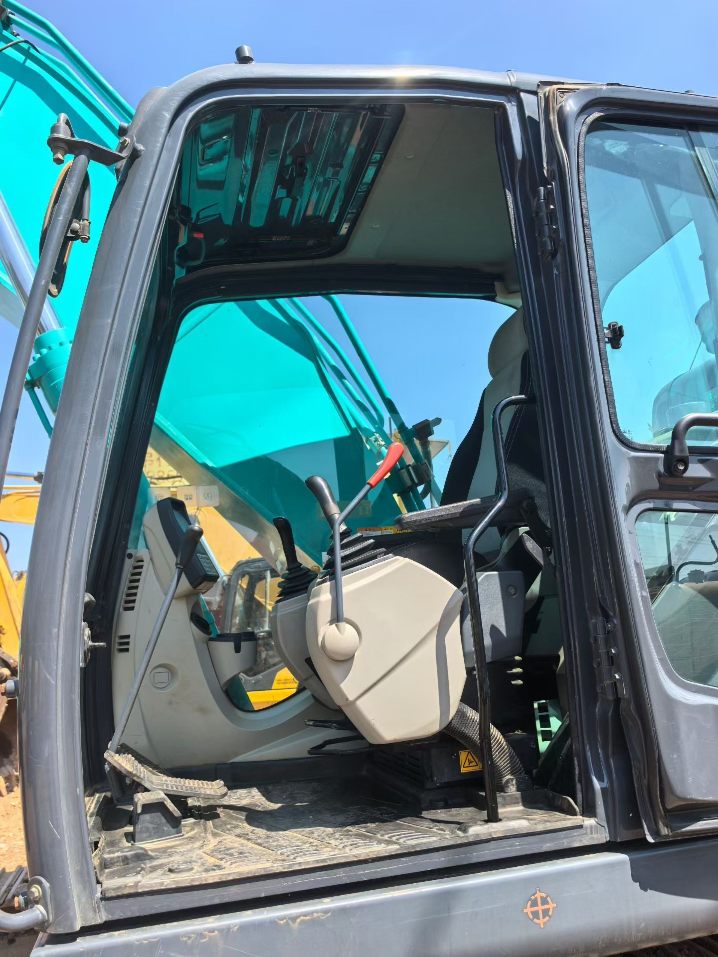 Used Kobelco SK260LC-10 Excavator for Sale operator cabin for sale