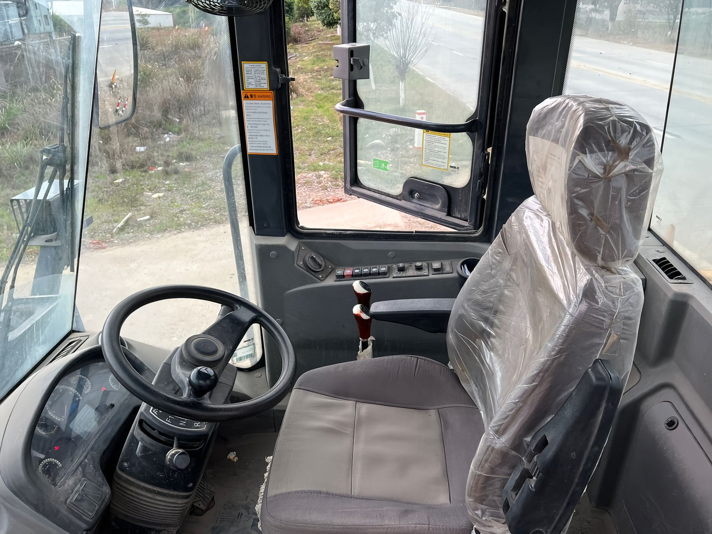 Used XCMG LW500FV Wheel Loader for sale operator cabin for sale