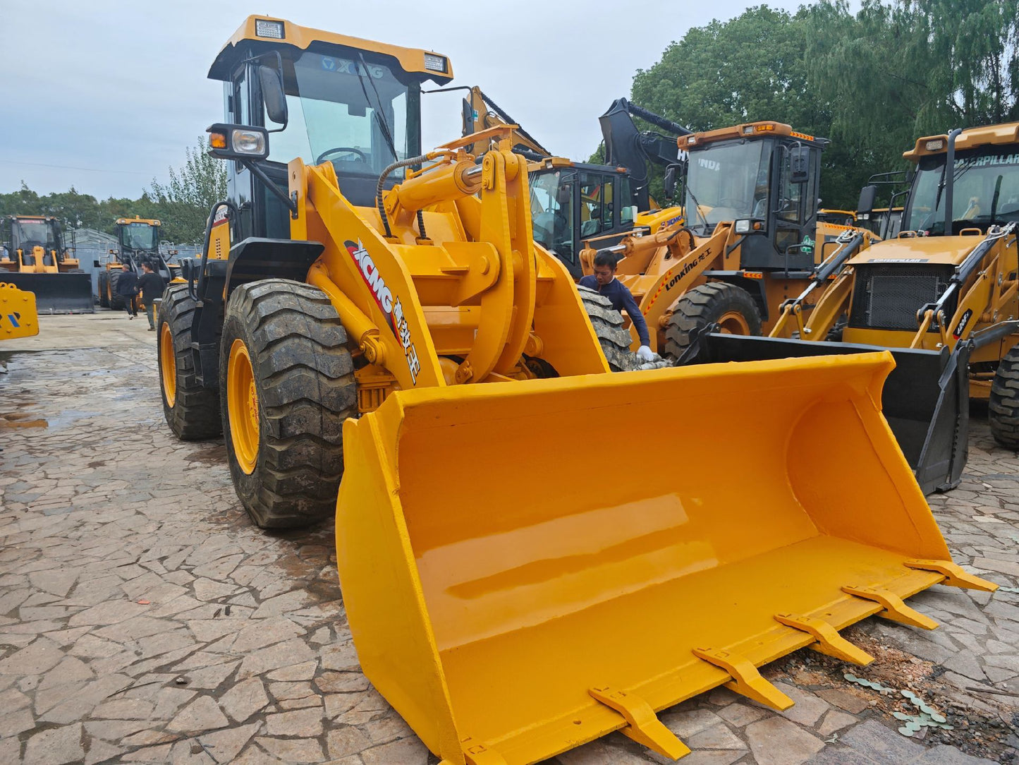 Used XCMG LW300F Wheel Loader for sale bucket and boom detail for sale